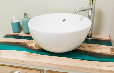 Encimera de baño revestida con resina epoxi y microcemento